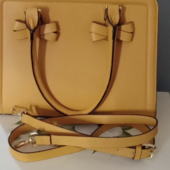 Betsey Johnson Framed Kiss Lock Satchel NWOTS - Picture 9 of 9